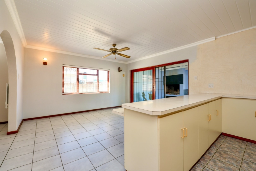 4 Bedroom Property for Sale in Heather Park Western Cape